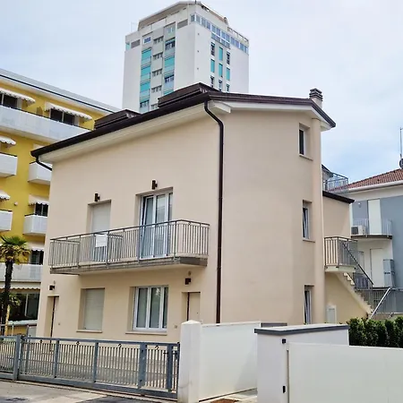 Dainese Apartments, Casa Abigail Διαμέρισμα Τζεσόλο Λίντο