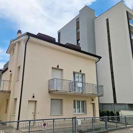 Dainese Apartments, Casa Abigail Apartment *